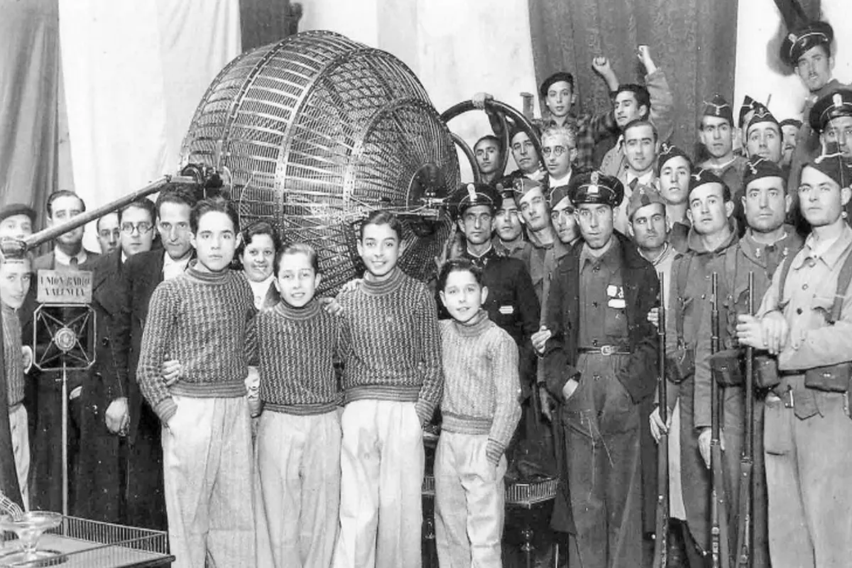 Foto segunda, representativa de una noticia de loterias la Manita de Oro de Cornellà, cuyo titulo de noticia es Más que un sorteo: la historia real de la Lotería Nacional en España