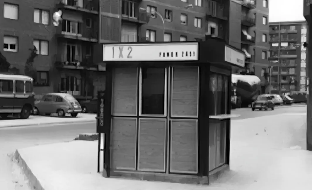  Imagen del antiguo quiosco de quinielas donde nació La Manita de Oro, administración de lotería en Cornellà